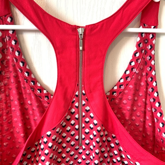 BANANA REPUBLIC Geometric Print Racer Back Tank—SM - Picture 13 of 14